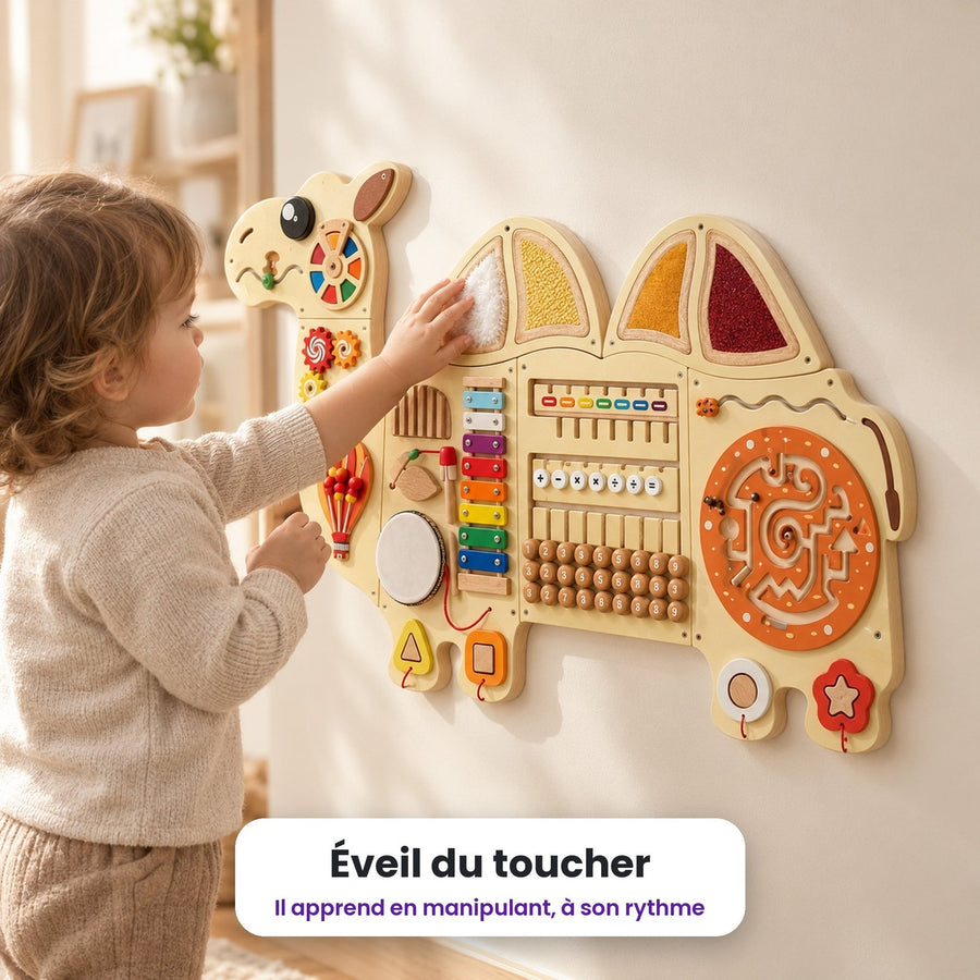 Busy board mural Chameau : enfant qui joue