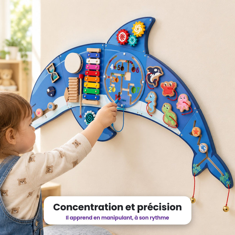 Busy board mural Dauphin : enfant qui joue