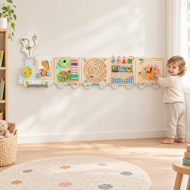 Busy board mural Train pastel en bois fixé au mur d'une chambre d'enfant
