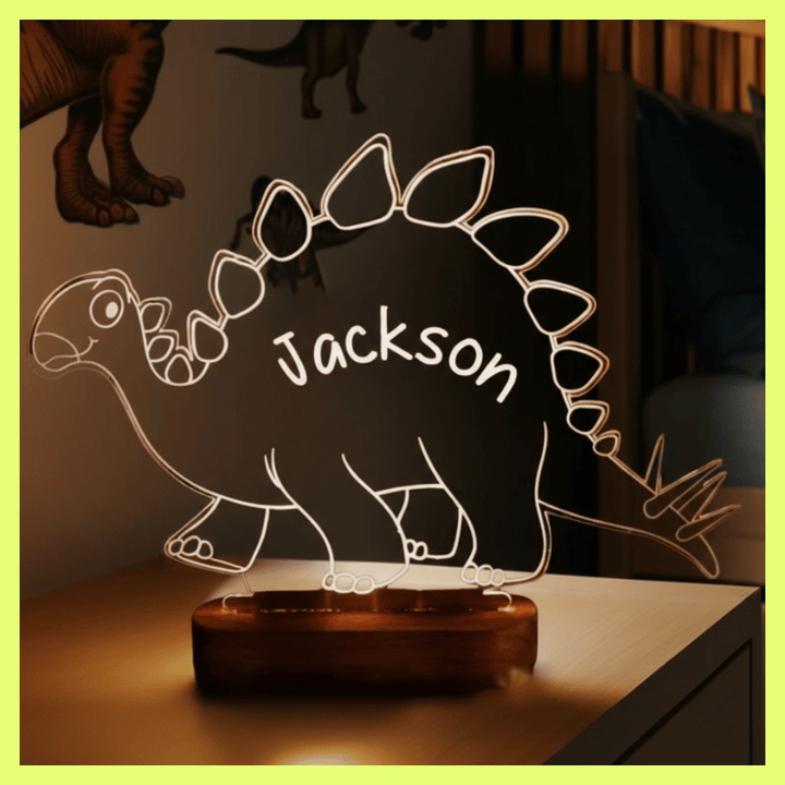 kiddiprint.com Veilleuse Dino Mignon 5 KiddiLight™ - Lampe Enfant Personnalisée Prénom – Dinosaure Stégosaure LED Base Bois