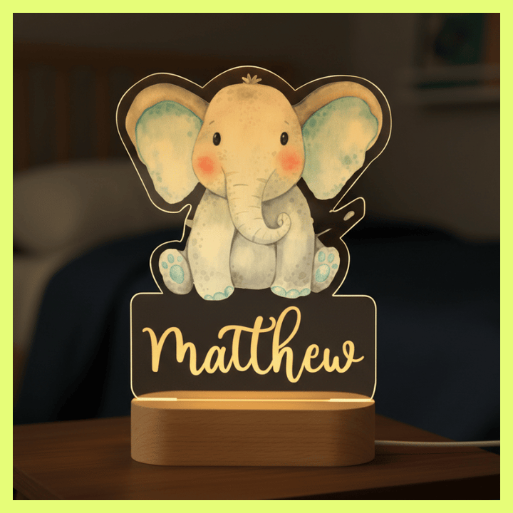 kiddiprint.com Veilleuse Éléphanteau Bleu Rougi KiddiLight™ - Veilleuse Bébé Personnalisée Éléphant Aquarelle – Lampe LED Bois Naturel