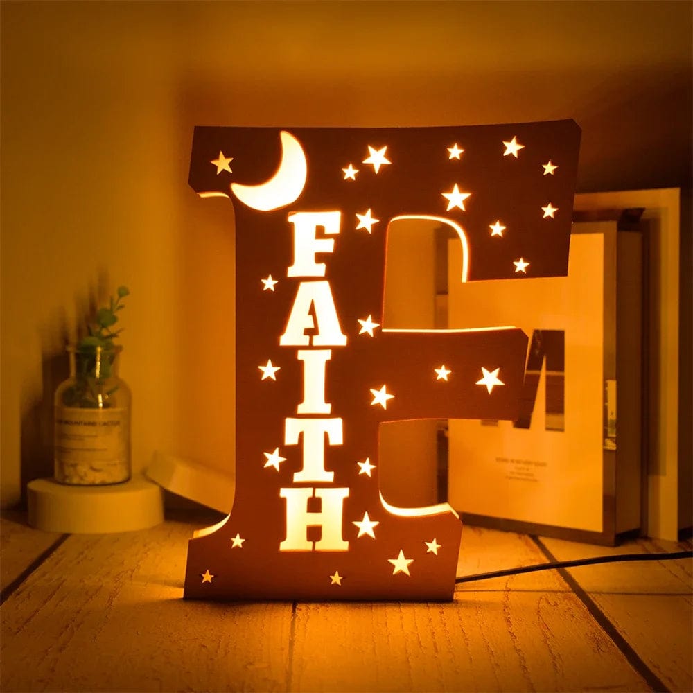 kiddiprint.com F / 19cm KiddiLight™ -  Veilleuse Personnalisée en Bois avec Prénom - Lettre Alphabet Ciel Étoilé