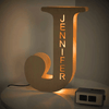 kiddiprint.com J / 24cm KiddiLight™ - Veilleuse LED Personnalisée en Bois - Lettre Alphabet avec Prénom Gravé