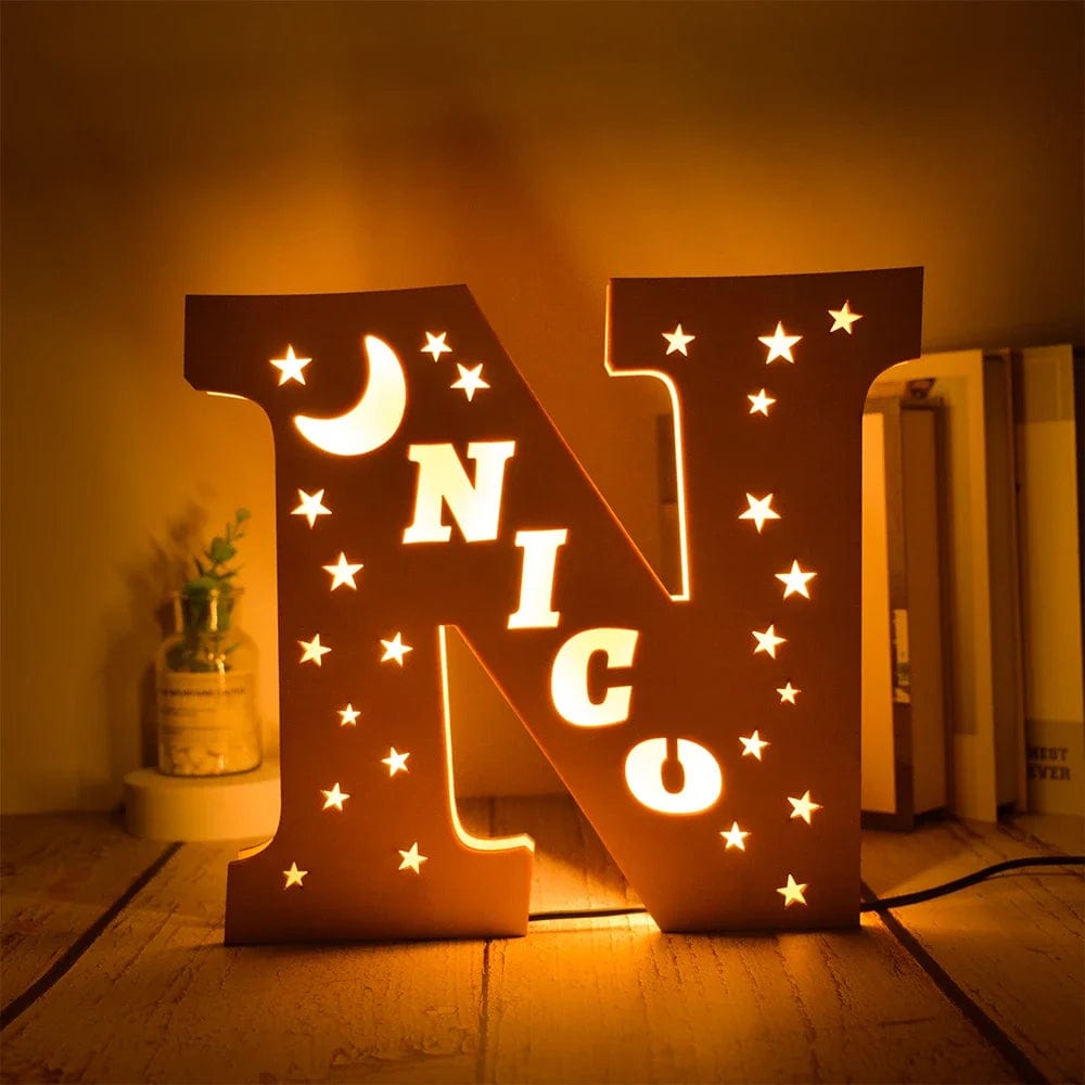 kiddiprint.com N / 19cm KiddiLight™ -  Veilleuse Personnalisée en Bois avec Prénom - Lettre Alphabet Ciel Étoilé